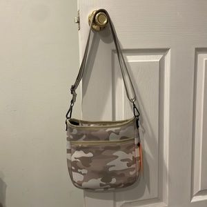 Haute Shore Jeri Crossbody camo